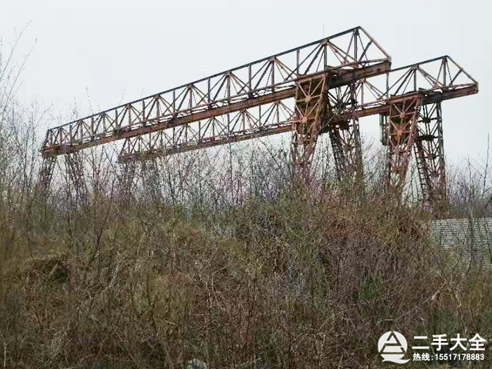 �����е�